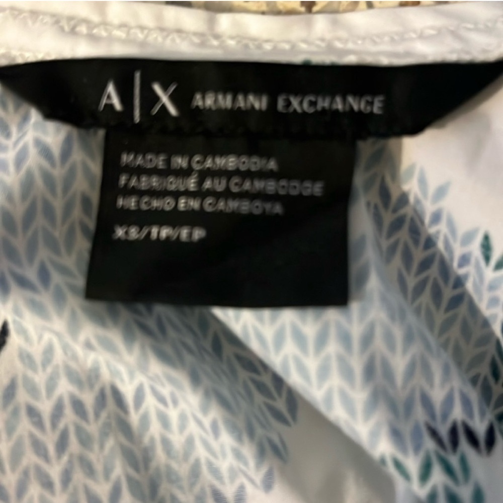 Armani Exchange Floral Sleeveless Blouse, Size XS. White, orange, blue and green - Picture 4 of 7